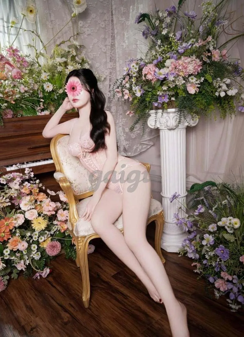 TRÚC ANH - Nàng thơ chuẩn model - xinh chuẩn thước ngọc
