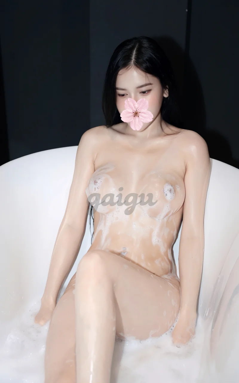 Bé thảo 2k ngực To