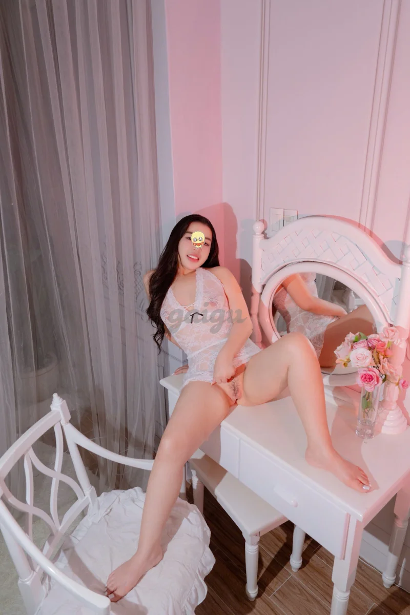 MINH MINH❤️BODY CỰC ĐẸP CÙNG VỚI NỤ CƯỜI NGỌT NGÀO-BÍM HỒNG VÚ CĂNG -MANG ĐẾN CHO ANH EM GIÂY PHÚ