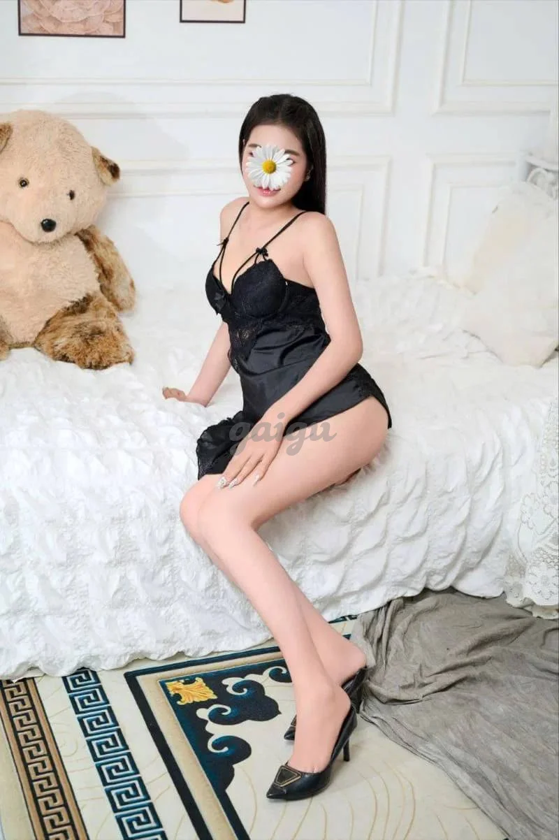 Gái xinh Trâm Anh_ Gương mặt kute, body gợi cảm