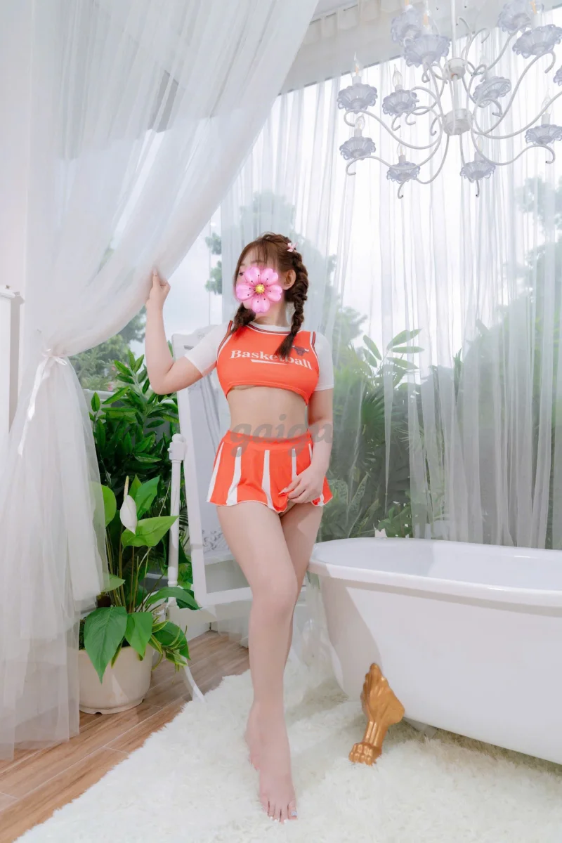 Pé Uyên Cute XINH XẮN TÌNH CẢM NGOAN HIỀN TÌNH CẢM
