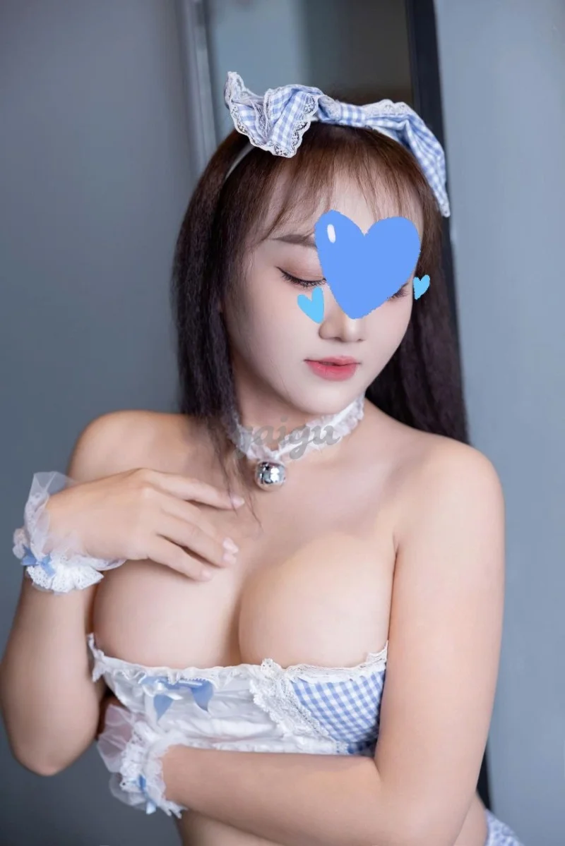 NHÃ NHI XINH XẮN BÚ CU ĐÁ BI DÂM ĐÃNG CHIỀU CHUỘNG KHÁCH NHƯ PHIM SEX MỸ