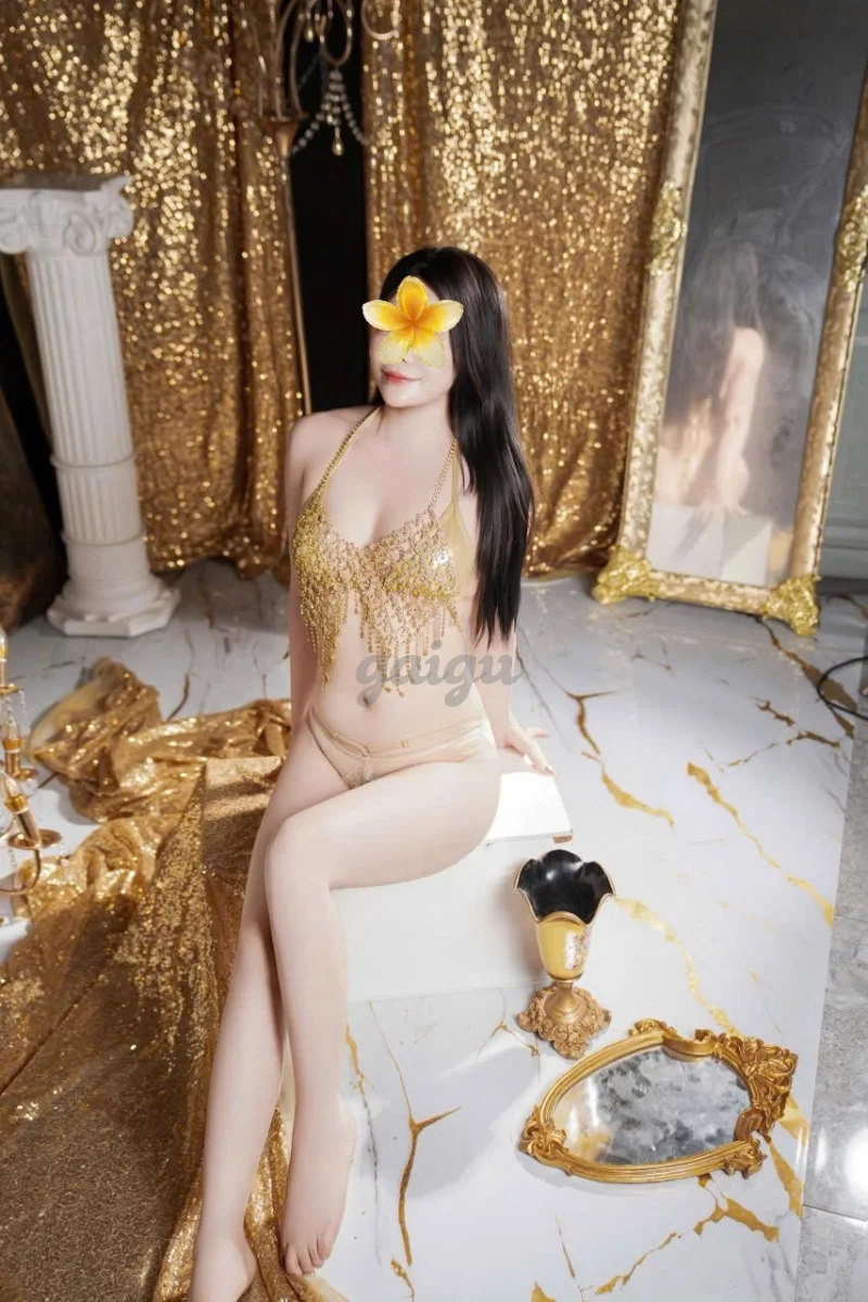 Linh Nhi:Thiếu nữ Sexy - Dáng xinh Ngực đẹp ,da trắng cực xinh