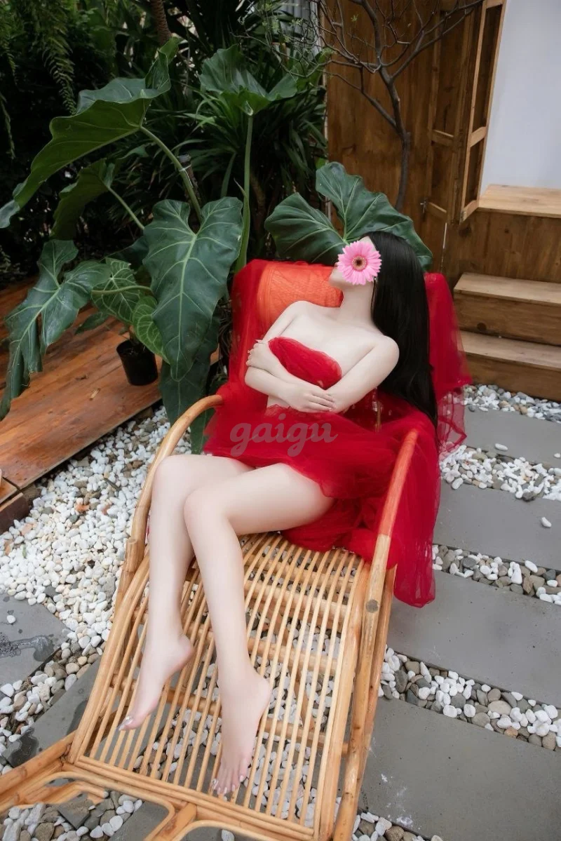 NEW TRÚC LINH DÁNG CAO DA TRẮNG,NGOAN HIỀN CHIỀU KHÁCH