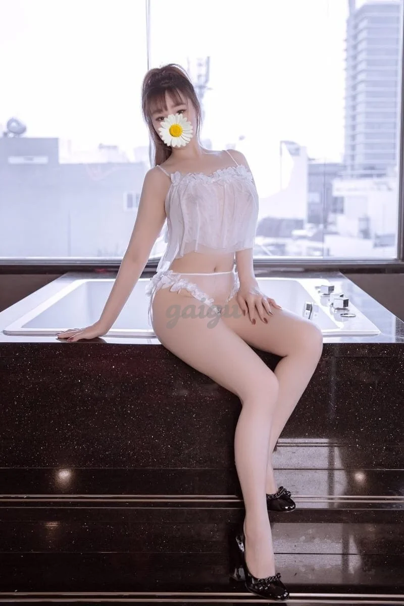 Linh Nhi- VÚ TO, BÓP ĐÃ TAY , BÍM KHÍT CÀNG CHƠI CÀNG SƯỚNG FULL DỊCH VỤ,X