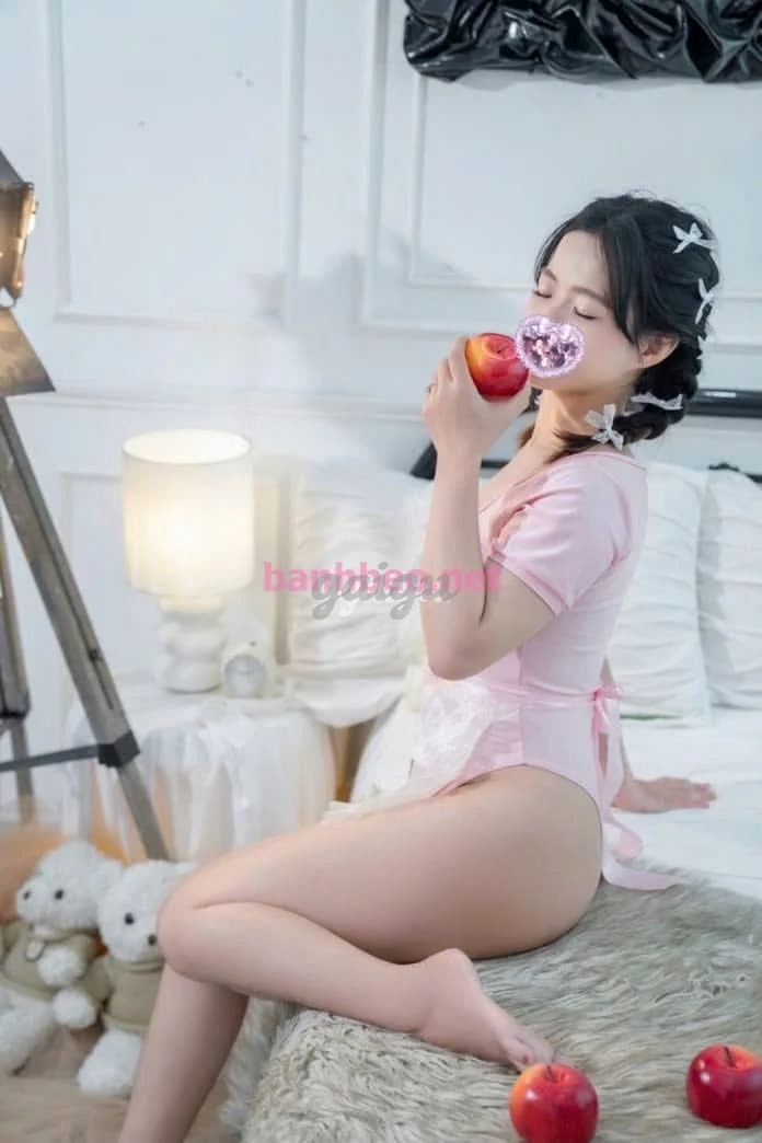 ❤️NGỌC TRINH❤️ CÔ BÉ ĂN HÀNG