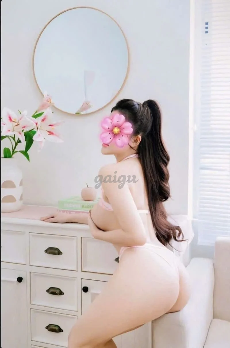 Quỳnh Trang_ Gái xinh chiều khách, làm tình cực phê