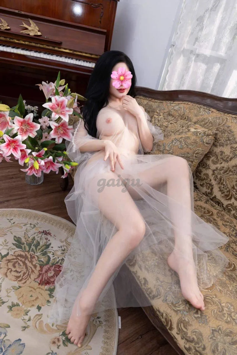 Videos Yến Nhi_ siêu vú khủng gái miền nam xinh đẹp da trắng vui tính dễ thương