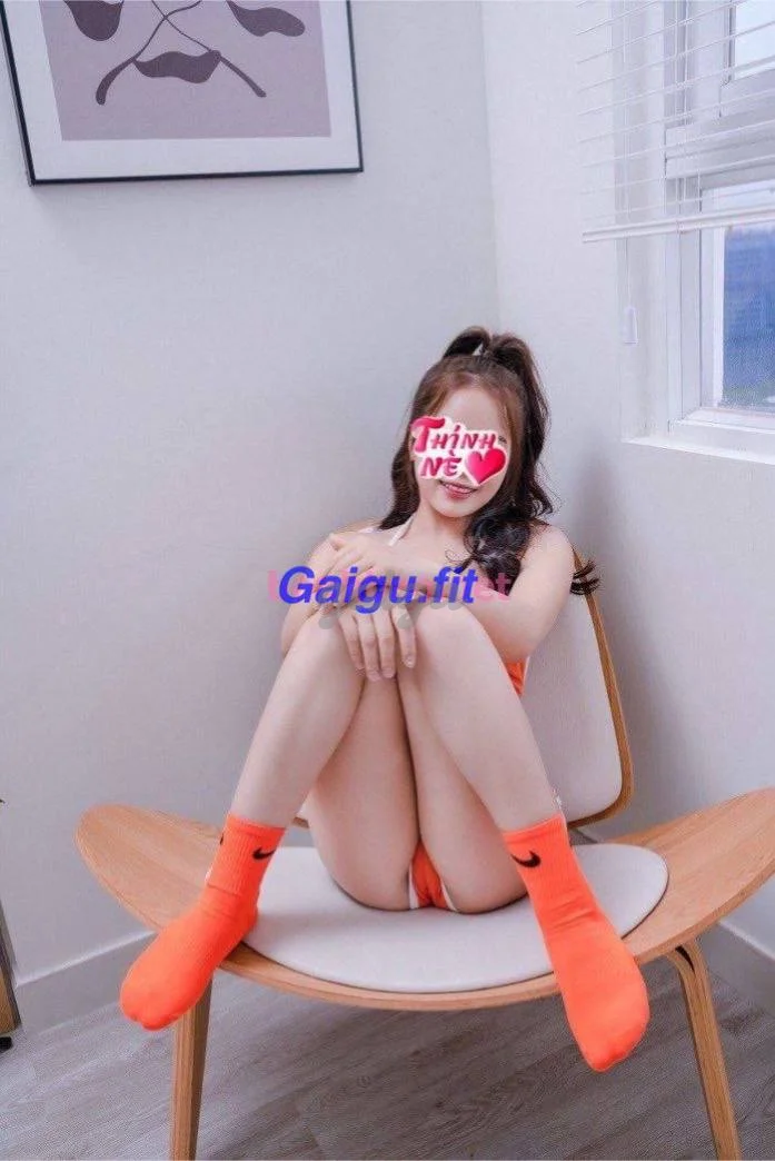 HẢI YẾN - GÁI XINH, NGOAN LÀM TÌNH BAO PHÊ