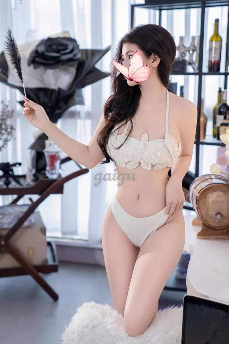 LINH LINH_ SEXY QUYẾN RŨ - KỸ NĂNG THẦN DÂM - VÚ TO BÍM KHÍT E CHIỀU CHUỘNG NHIỆT TÌNH ÔM ẤP NHƯ NGƯ