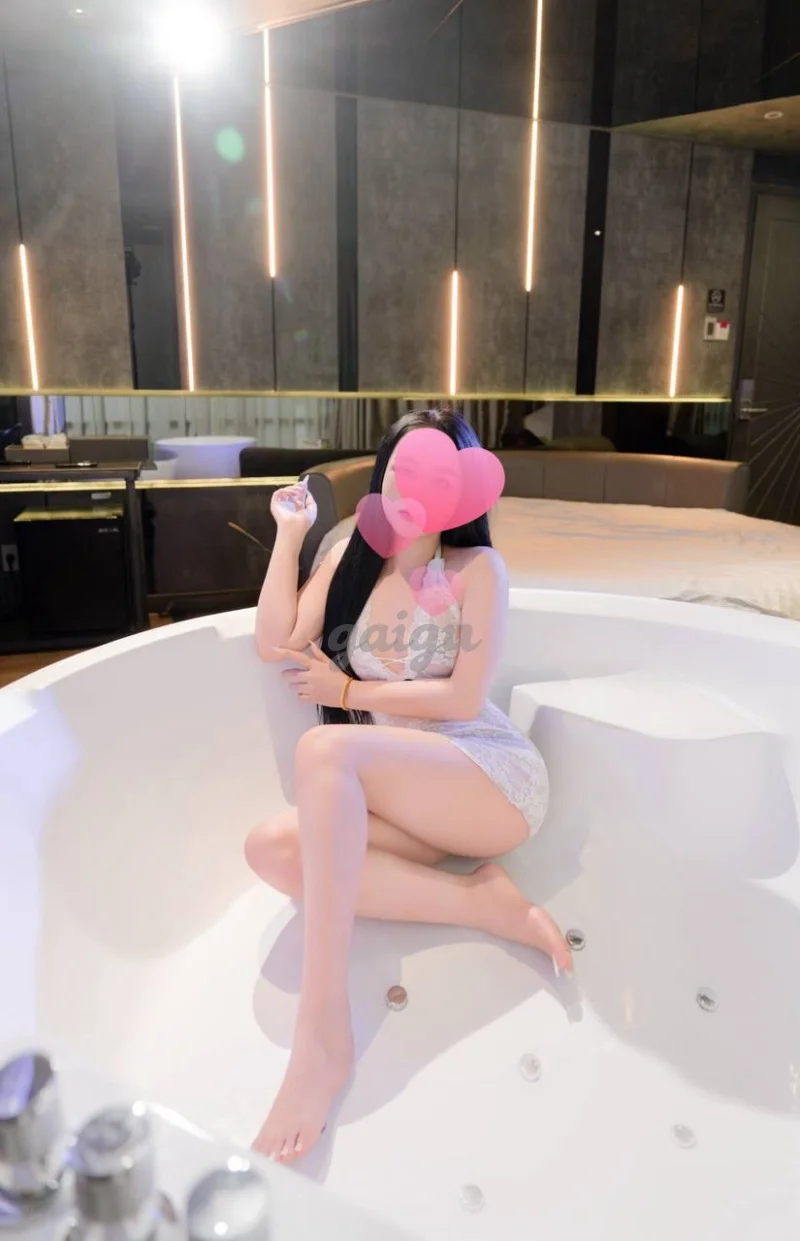 Thanh Nhi siêu mẫu có 1 không 2 đỉnh chóp