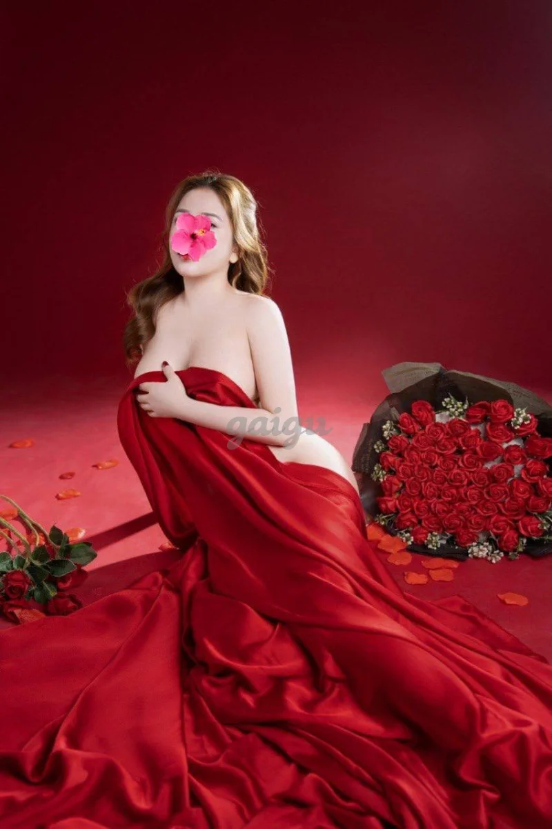 KIM OANH NGỰC TO - BODY MƯỢT - SEXY GỢI TÌNH - QUYẾN RŨ ĐẮM SAY