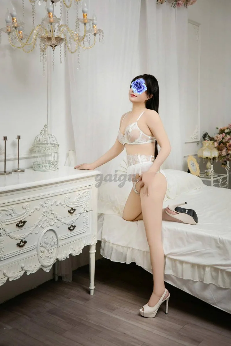 Trâm Anh _Gái gọi chiều khách, chiều khách như người tình