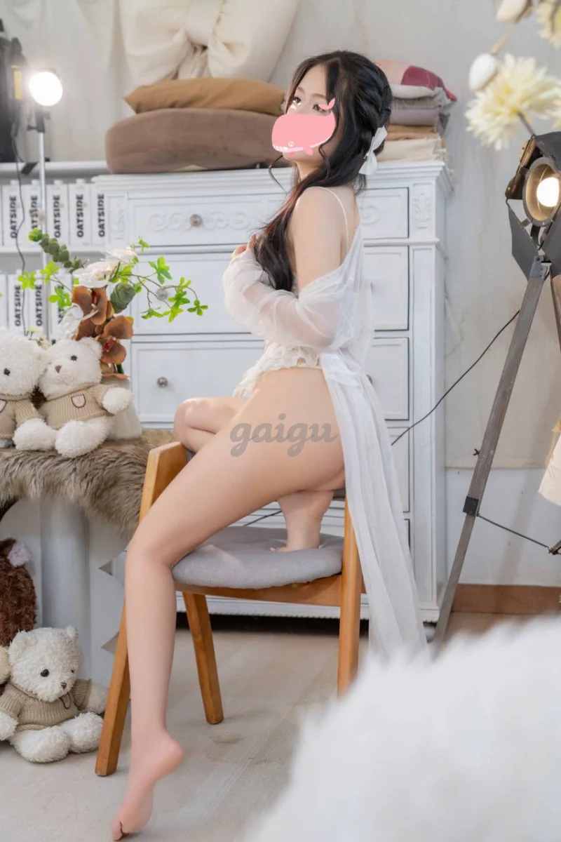 Vy Vy- em hàng tươi xanh, dể thương hấp dẫn!!!