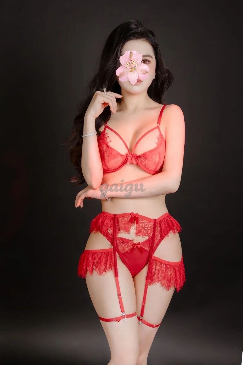 NEW HOTGIRL🔥 DIỄM MY MÔNG BỰ DOGGY BAO PHÊ🔥