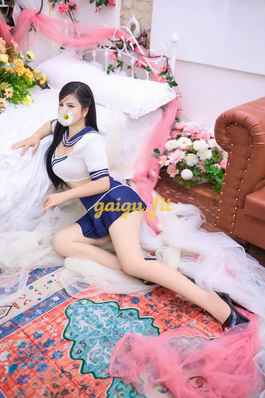 HUYỀN ÂN - NGOAN XINH YÊU - VÚ TO TRÒN MÔNG CONG - BƯỚM HỒNG HÀO - NHIỆT TÌNH CHIỀU KHÁCH