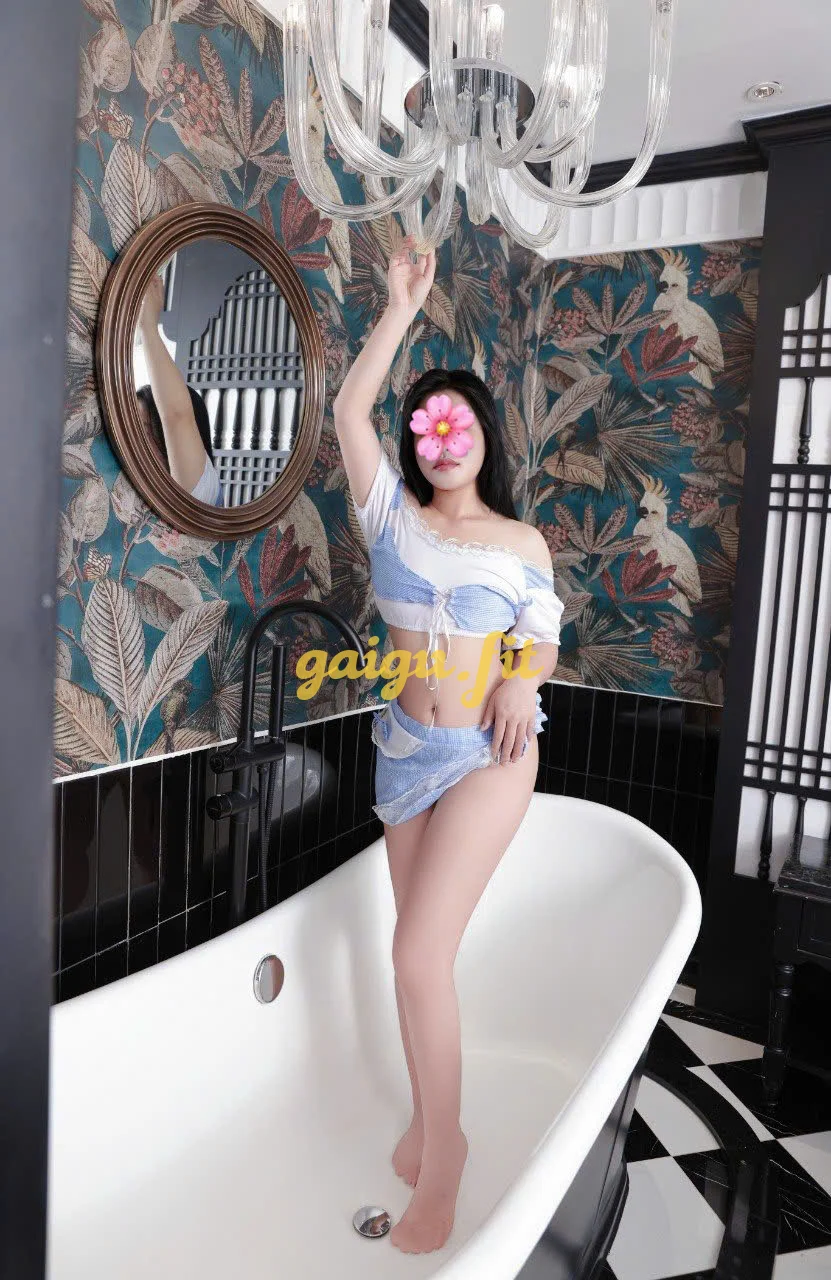 ❤️ QUỲNH CHI 2002 ❤️ HÀNG NGON-LỒN BÓT-BODY HẤP DẪN