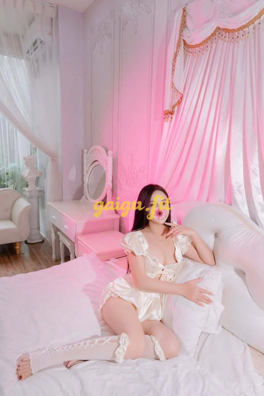 LY LY - Mỹ nhân dâm xinh - làm tình tê tái