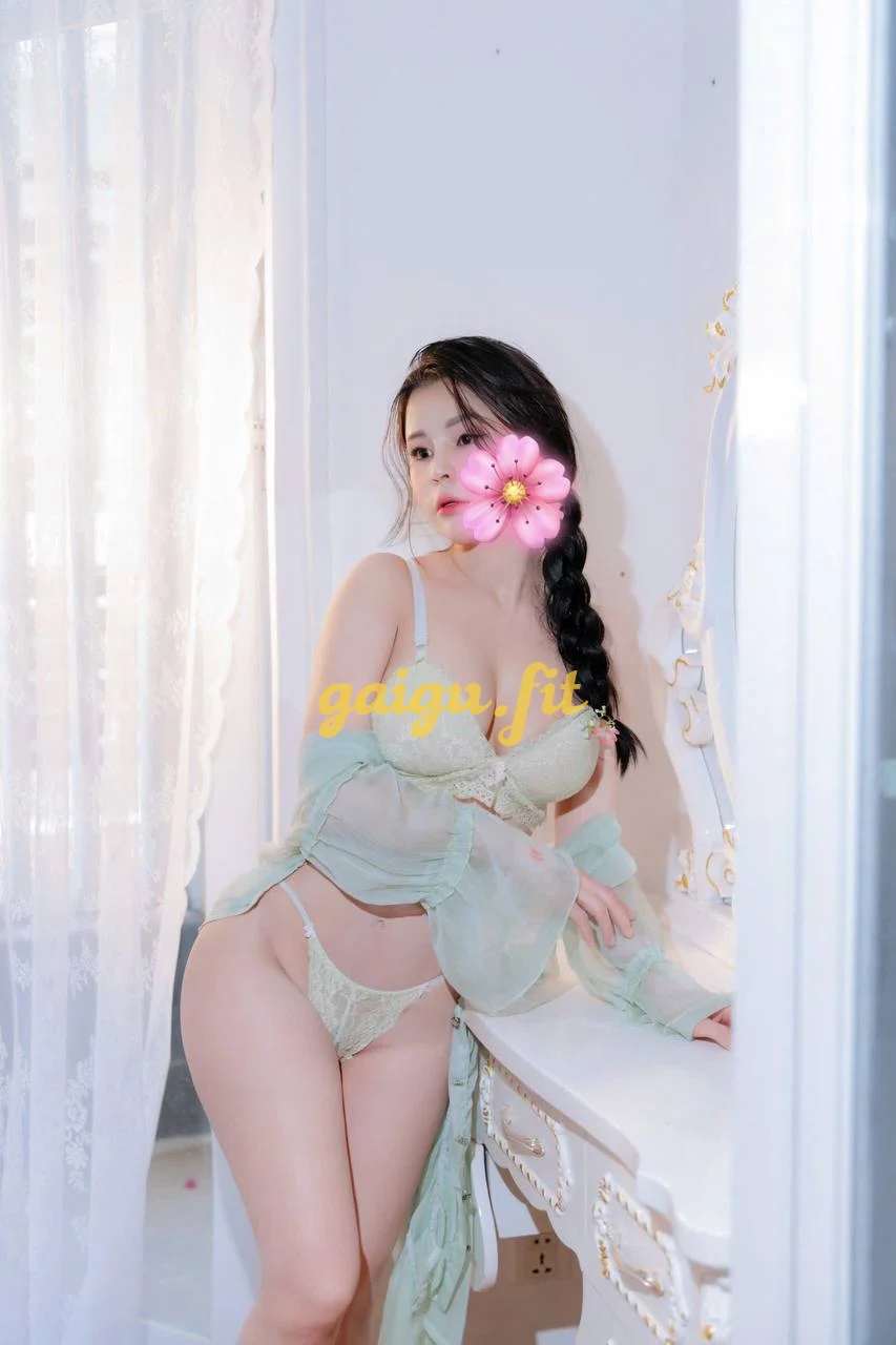 Gái xinh Thanh Thanh_ Gương mặt kute, body nóng bỏng
