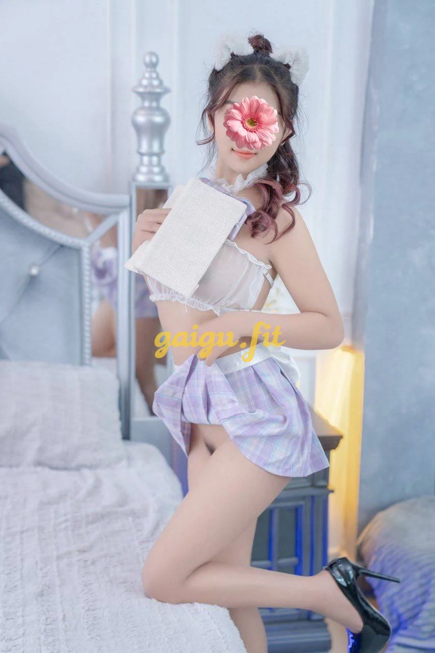 GG.[⭐ VIP ]LY LY - Vẻ Đẹp Tinh Khôi 2K5, Da Trắng, Dáng Xinh - Đỉnh Cao Cảm Xúc!