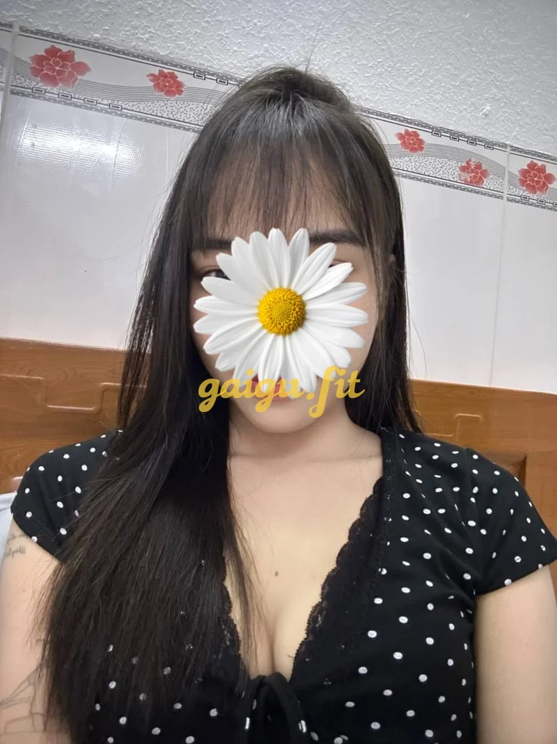 CHÂN DÀI NON TƠ BIN BIN BƯỚM NGON MẶT XINH , YÊU KHÁCH