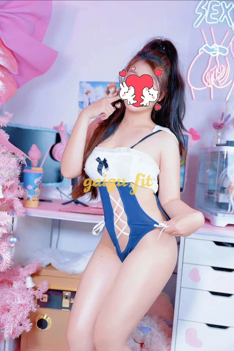 {} ❤️Thu Thuỷ❤️ Em gái 2k, da trắng, face cực xinh