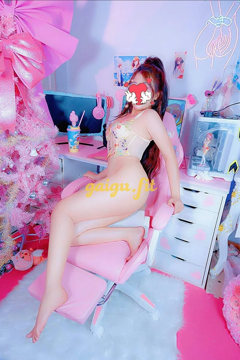 {} ❤️Thu Thuỷ❤️ Em gái 2k, da trắng, face cực xinh