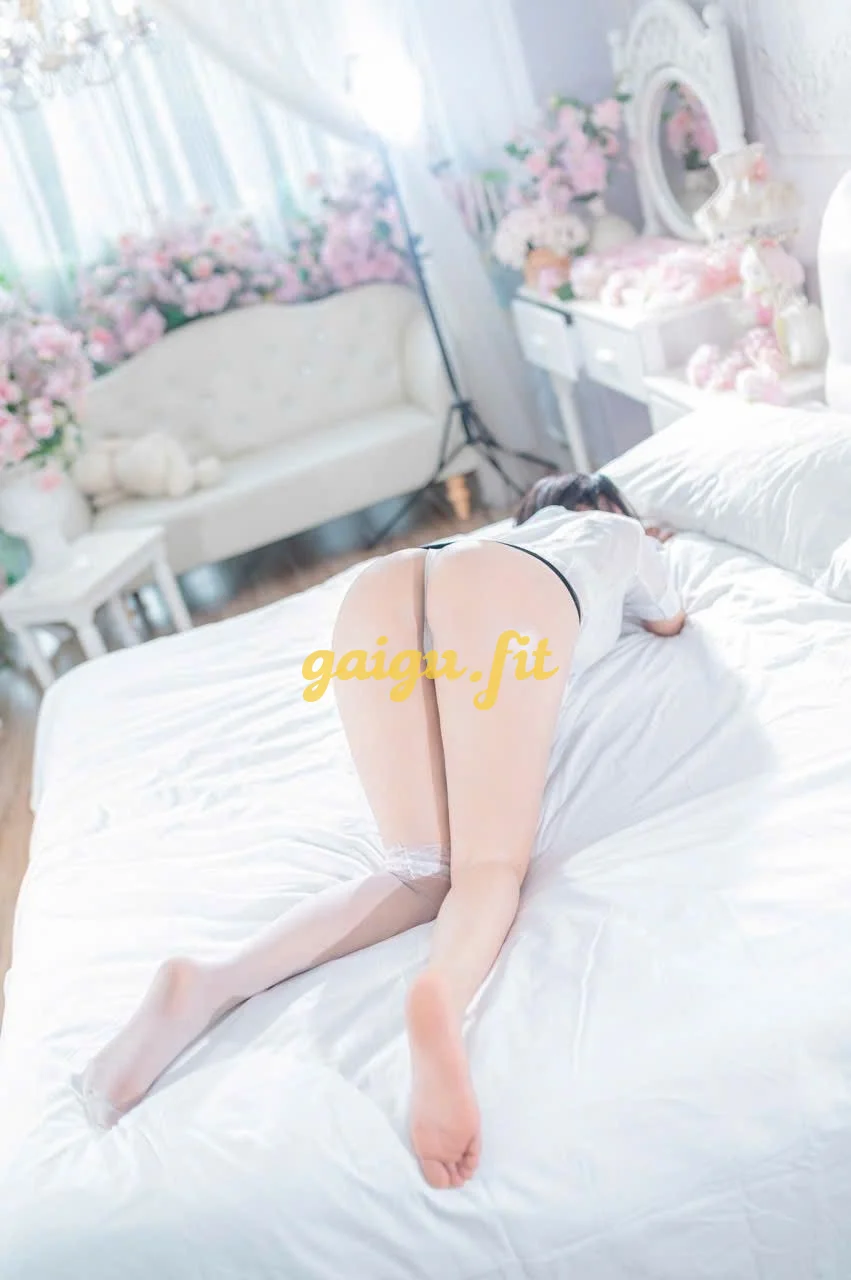 Kim Ngân_ Gái xinh chiều khách, body nóng bỏng gợi tình