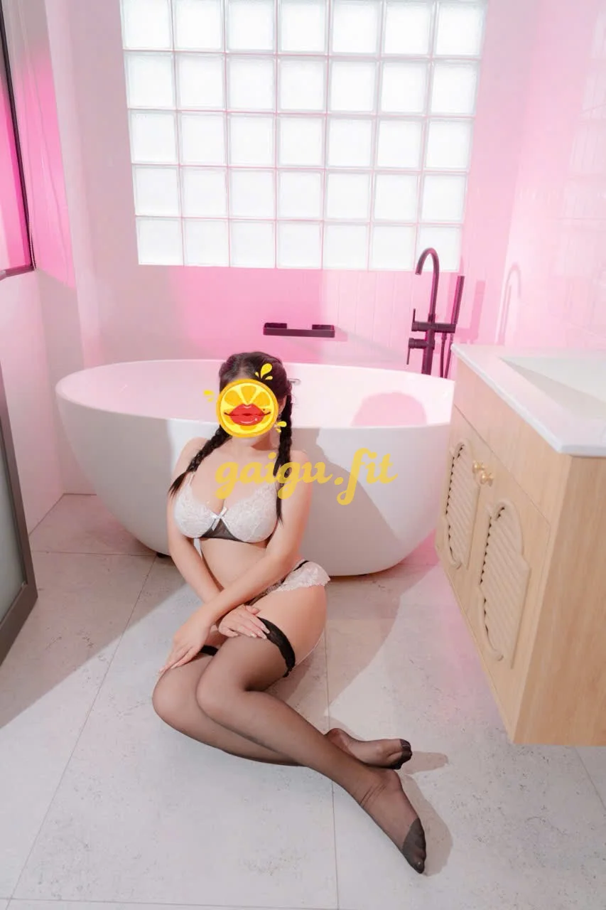 Hot!!! ❤️ HOTGIRL KIM NGÂN ❤️ MẶT XINH VÚ TO GỢI DỤC ❤️ NHÌN THÔI ĐÃ MUỐN BÁN TINH
