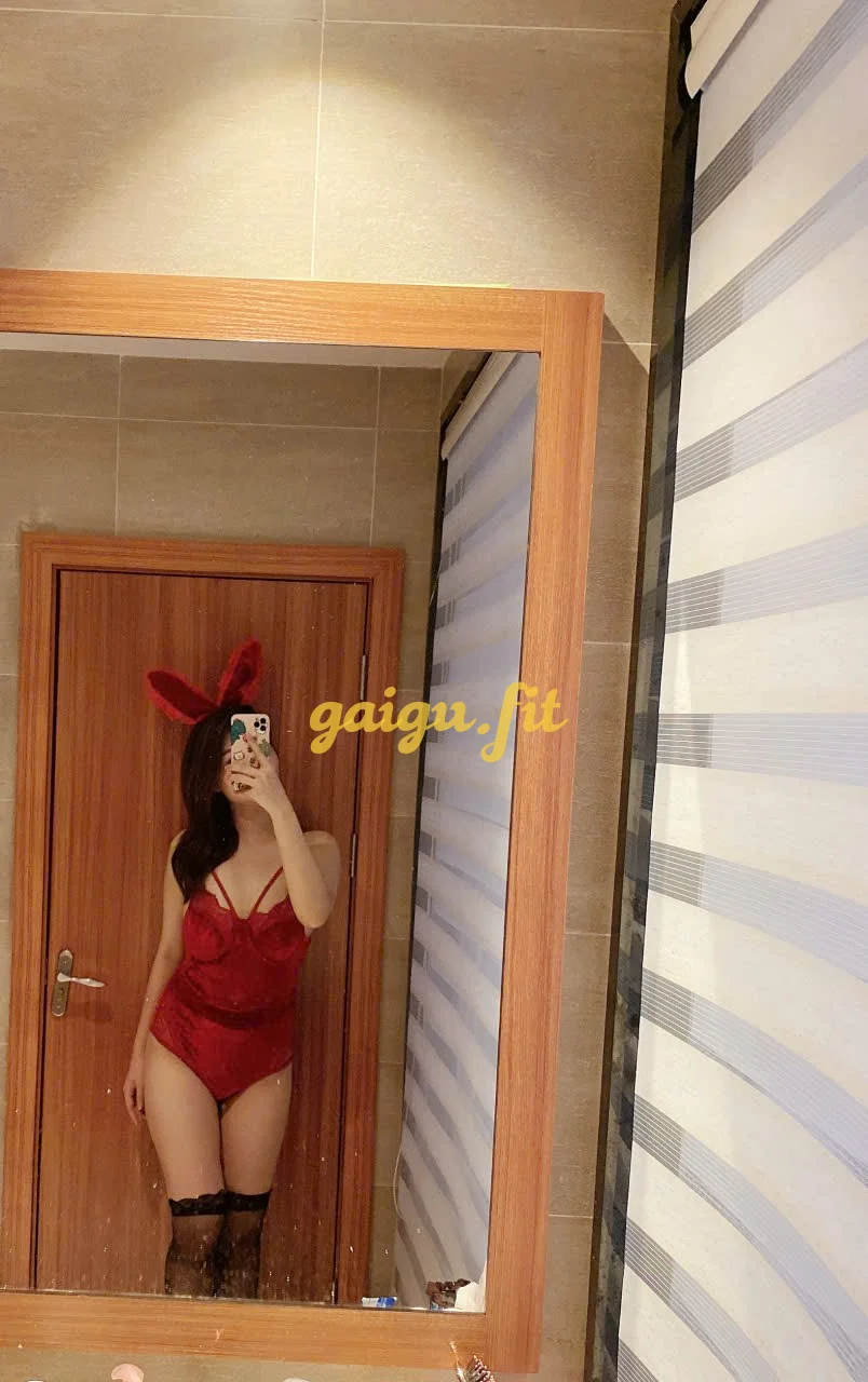HÓT HA NA _ GIRL XINH MẶT CỰC DÂM RÊN LA ĐỦ TƯ THẾ