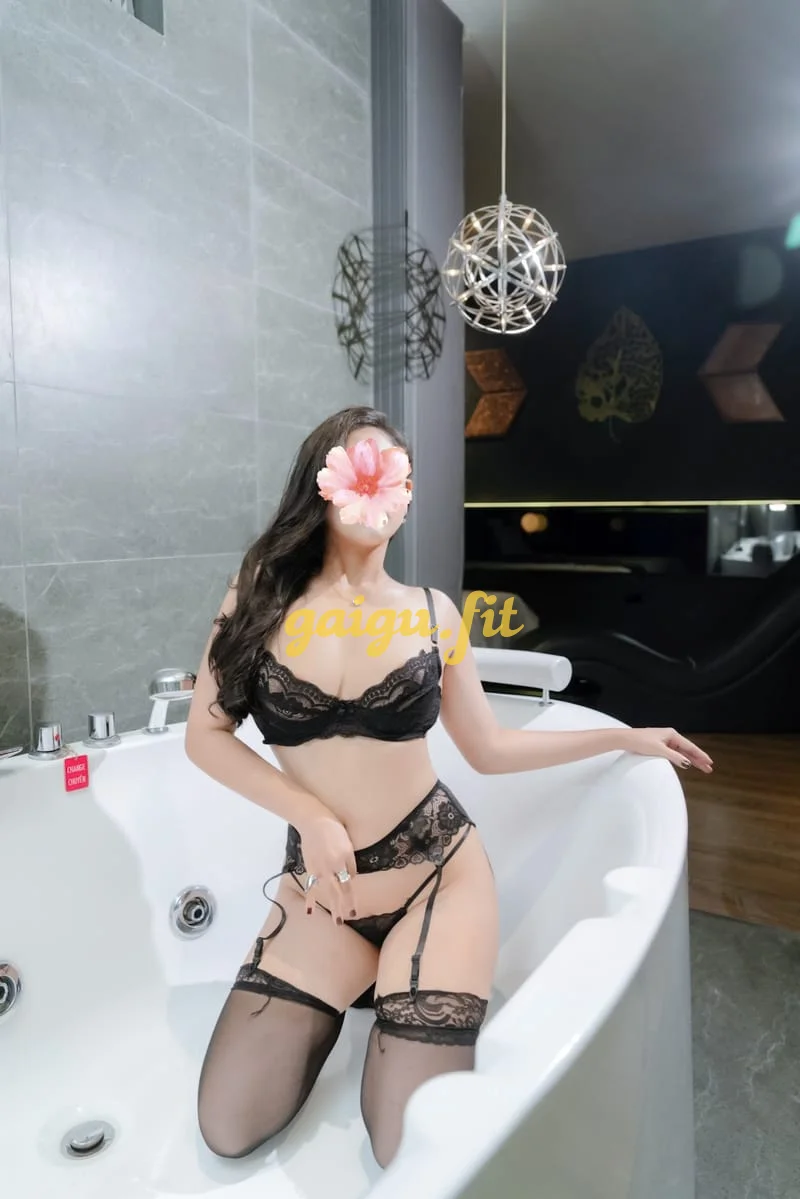 CÚN TÂY _ GÁI XINH DA TRẮNG MÌNH DÂY,NGOAN HIỀN TÌNH CẢM