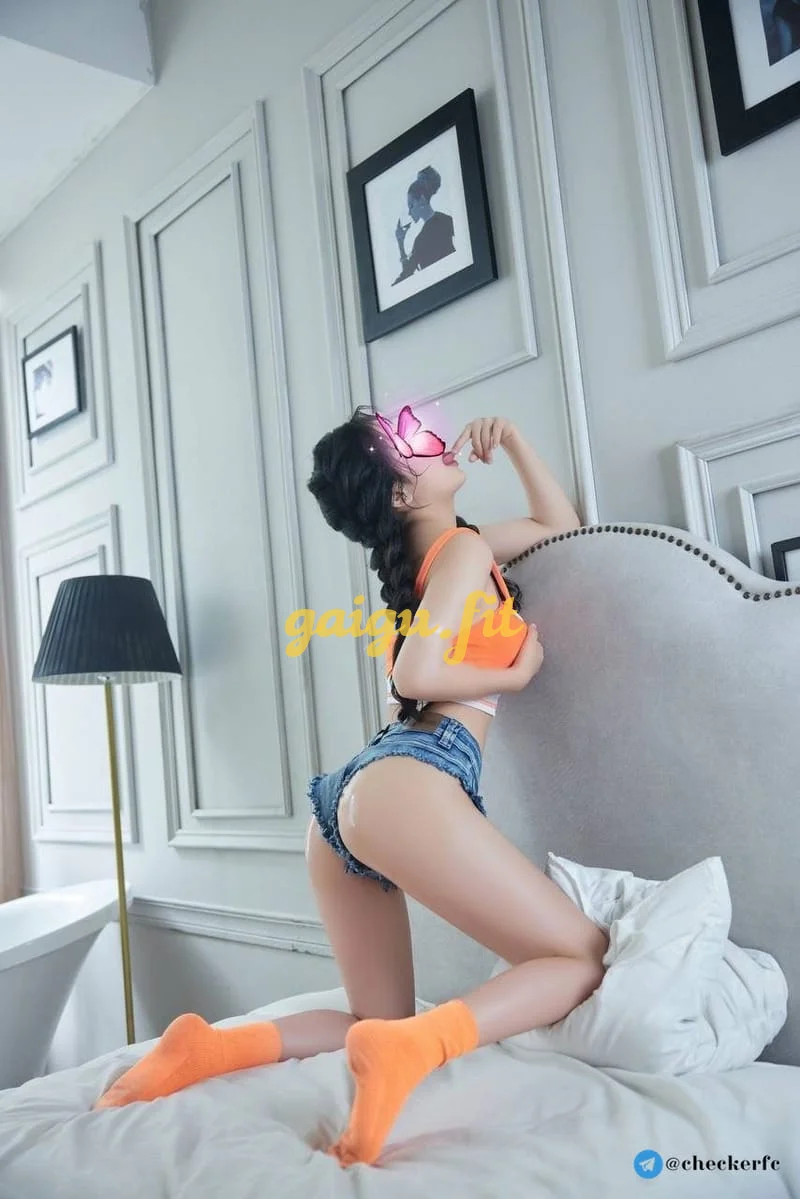 Lin Lin - Siêu Phẩm Tầm Phân Khúc, Thư Ký Tóc Ngắn Dâm Đãng