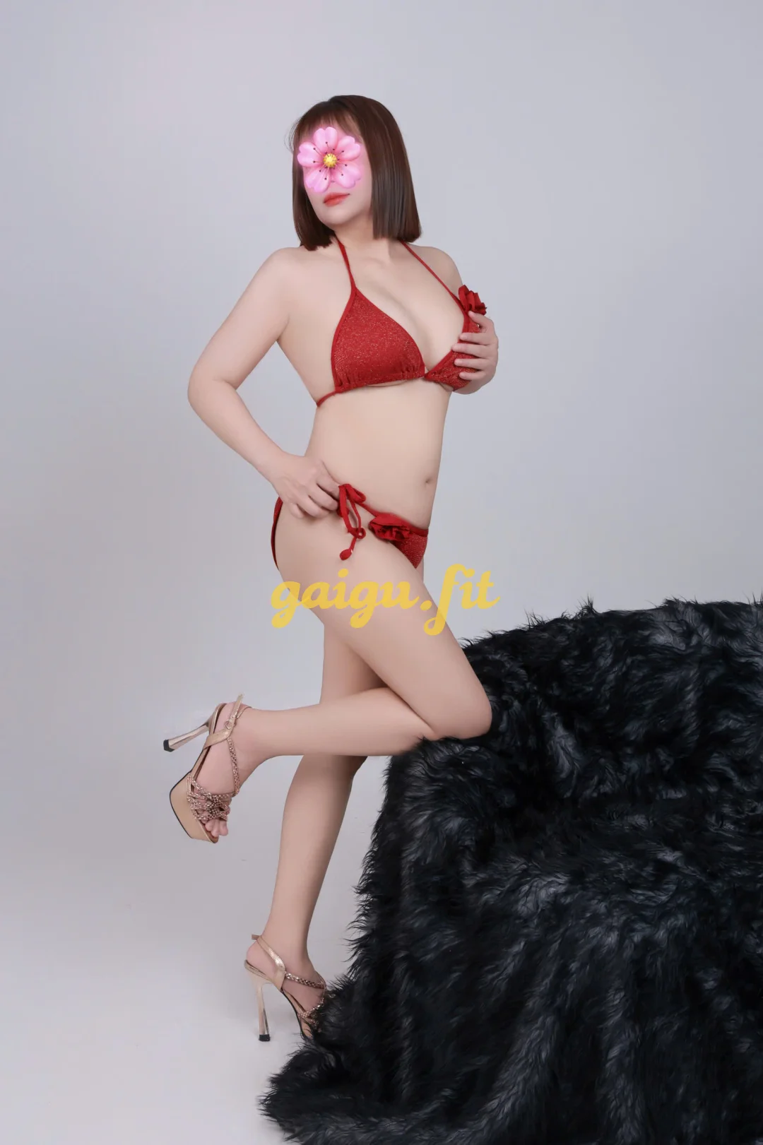 AN CHI - NGHỆ NHÂN KÈN SÁO, VÚ TO BƯỚM XINH