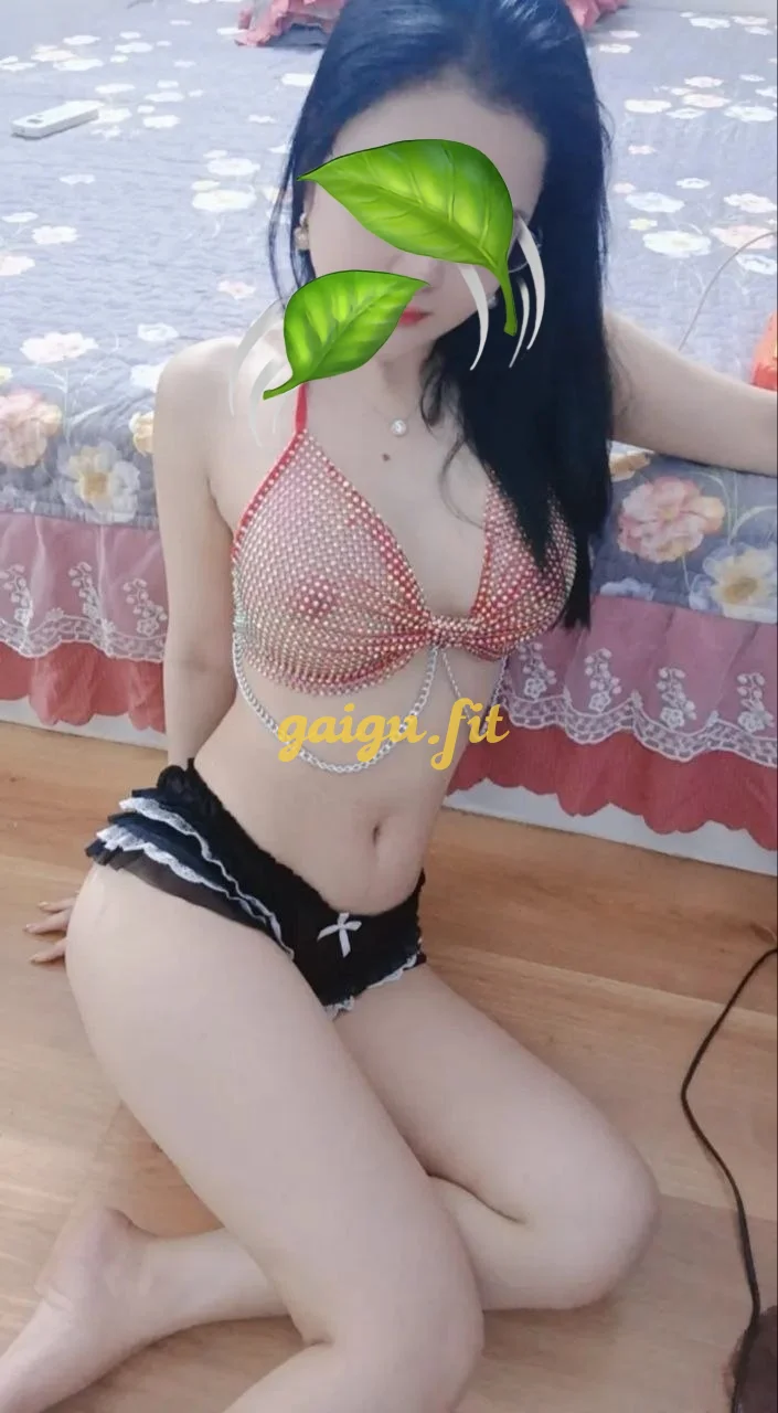 Bé Diểm nhỏ nhoắn non tơ vào đời.