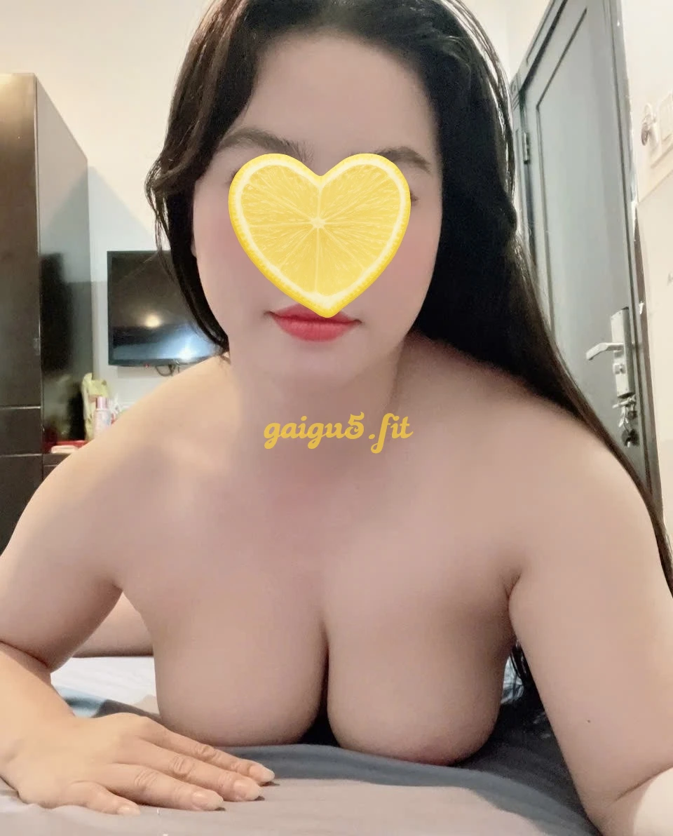 Diễm My Em Gái Miền Tây Nhiệt Tình Và Chiều Khách
