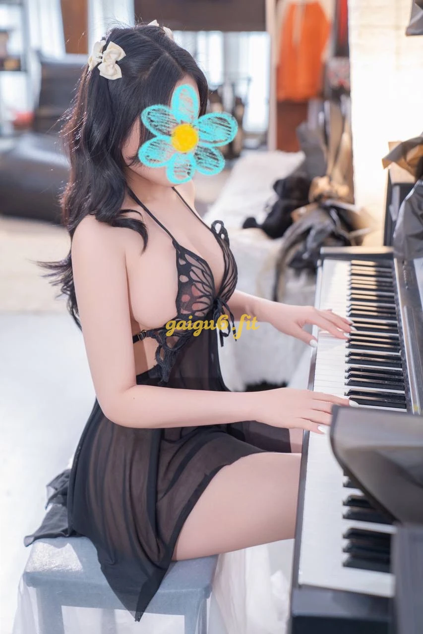 Donna-em hàng tươi xanh, hấp dẫn ,dâm ngoan!!