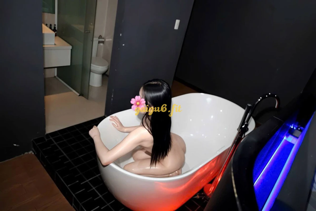 Đan Phượng 2k3 Lòn Ẩm ướt
