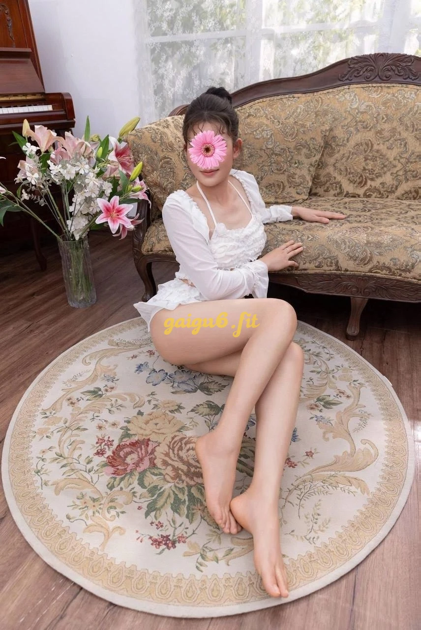 San San - Dẫm nữ sexy - Ngoan xinh chiều khách