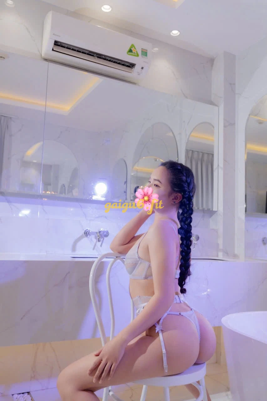 Trang moon ❤️ 2k3 Gái Đẹp Cực Xinh, Và Non,Body Tuyệt Đẹp