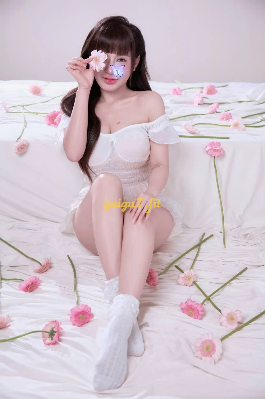 Uyển Nhi💔sexy babe Cô Nàng Dâm Đãng