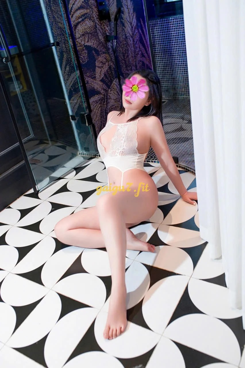 Hót ANH THƯ DỊU DÀNG DÂM ĐÃNG BÚ LIẾM NHIỆT TÌNH