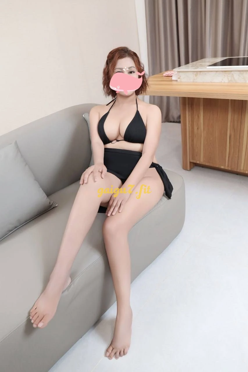 Thúy Kiều- em hàng ngoan dâm, nhẹ nhàng chìu khách!!!