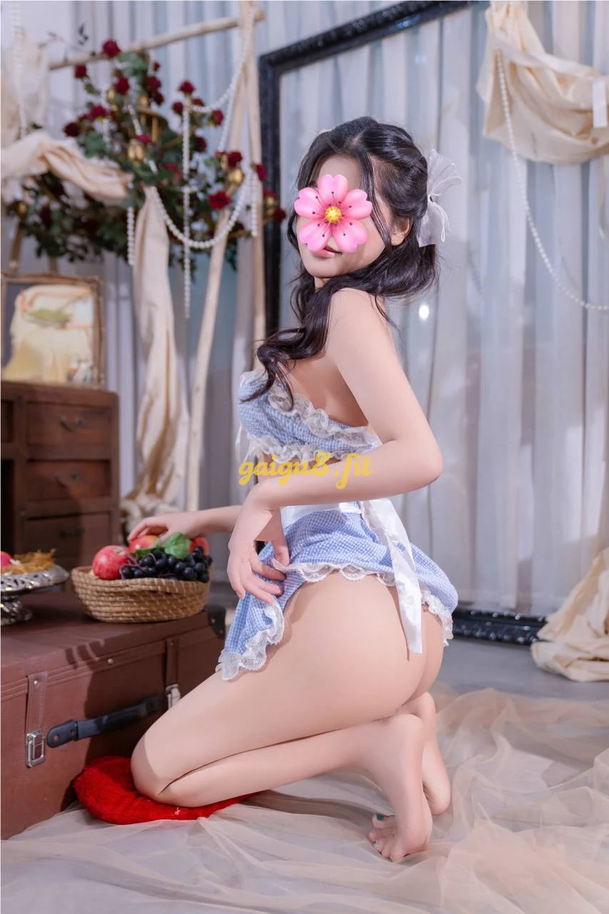 New🍃Vy Anh - 2k5 Cực Non - Face Xinh - Môi Cong Nũng Niệu
