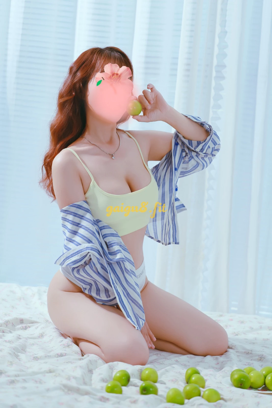 Bé Lan 99 lần đầu đi làm