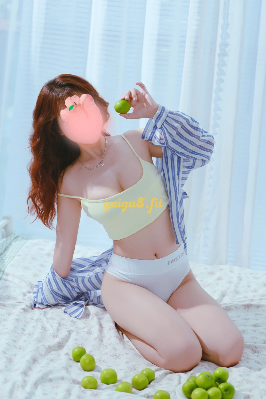 Bé Lan 99 lần đầu đi làm
