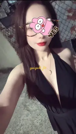 Như Ý_em gái dâm có ánh mắt gợi tình, body gợi dục nhìn em là thấy nắng cực