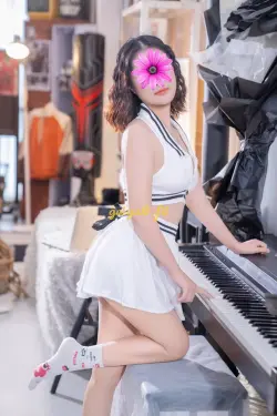 NGÂN NGÂN - EM GÁI QUÊ E THẸN NHƯNG LÀM TÌNH CỰC ĐỈNH