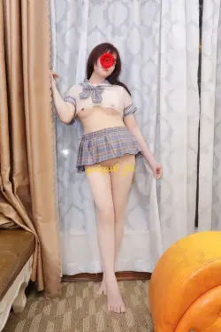Thu Thảo - Gái công sở nhẹ nhàng, ngọt ngào, tình cảm và ân ái